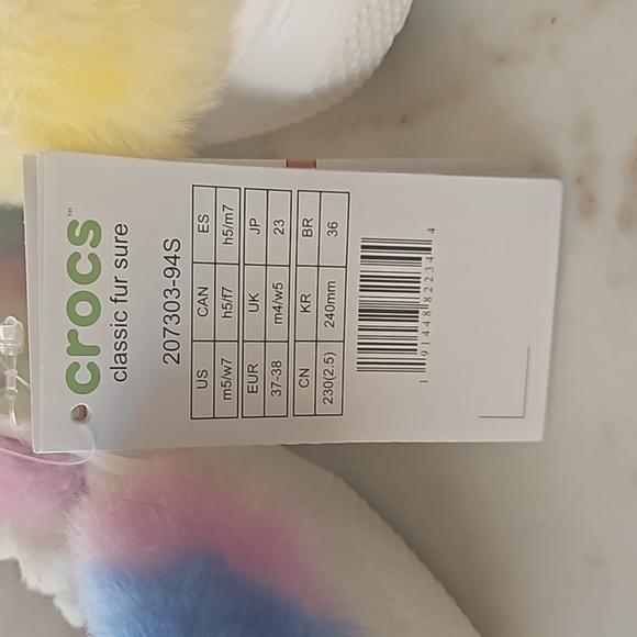 Crocs Tie Dye Classics Fur Sure - Picture 4 of 9